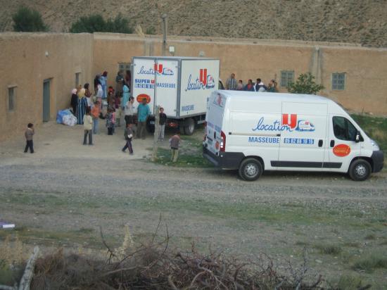 distribution à ait kharou