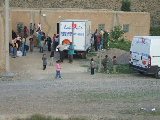 distribution à ait kharou